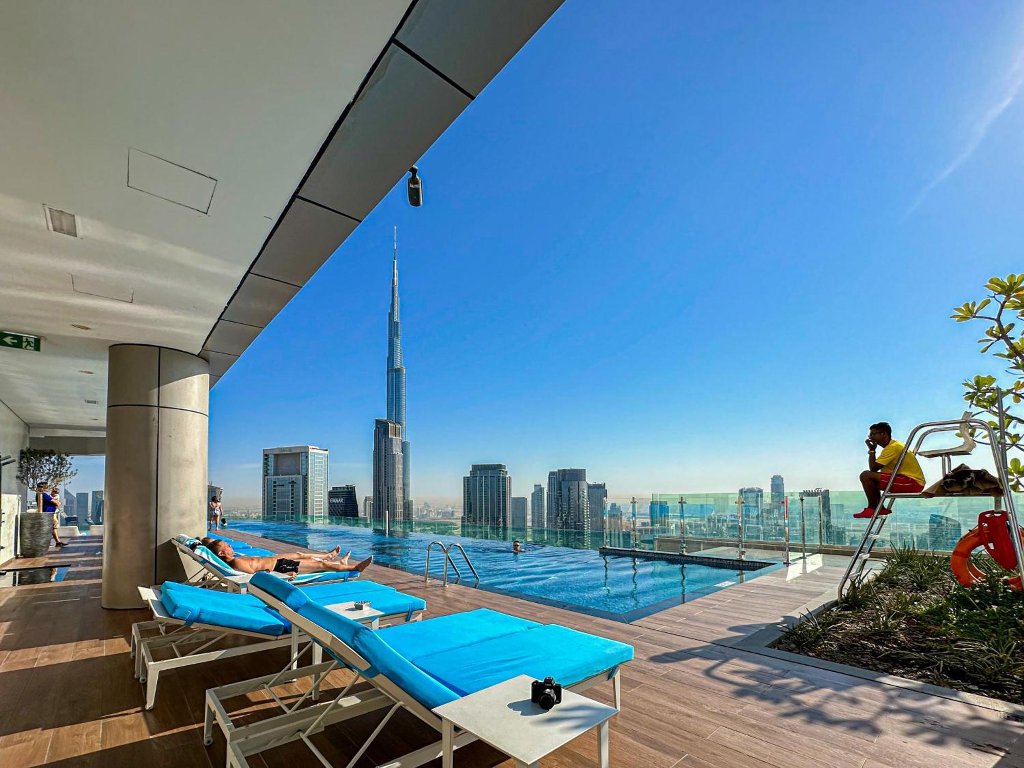 Best Burj Khalifa View Balcony Apartment With 64Th Floor Infinity Pool In Paramount Hotel Midtown ドバイ エクステリア 写真