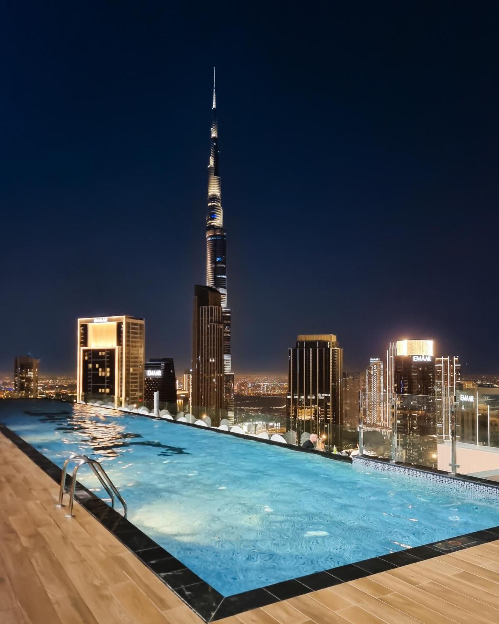 Best Burj Khalifa View Balcony Apartment With 64Th Floor Infinity Pool In Paramount Hotel Midtown ドバイ エクステリア 写真