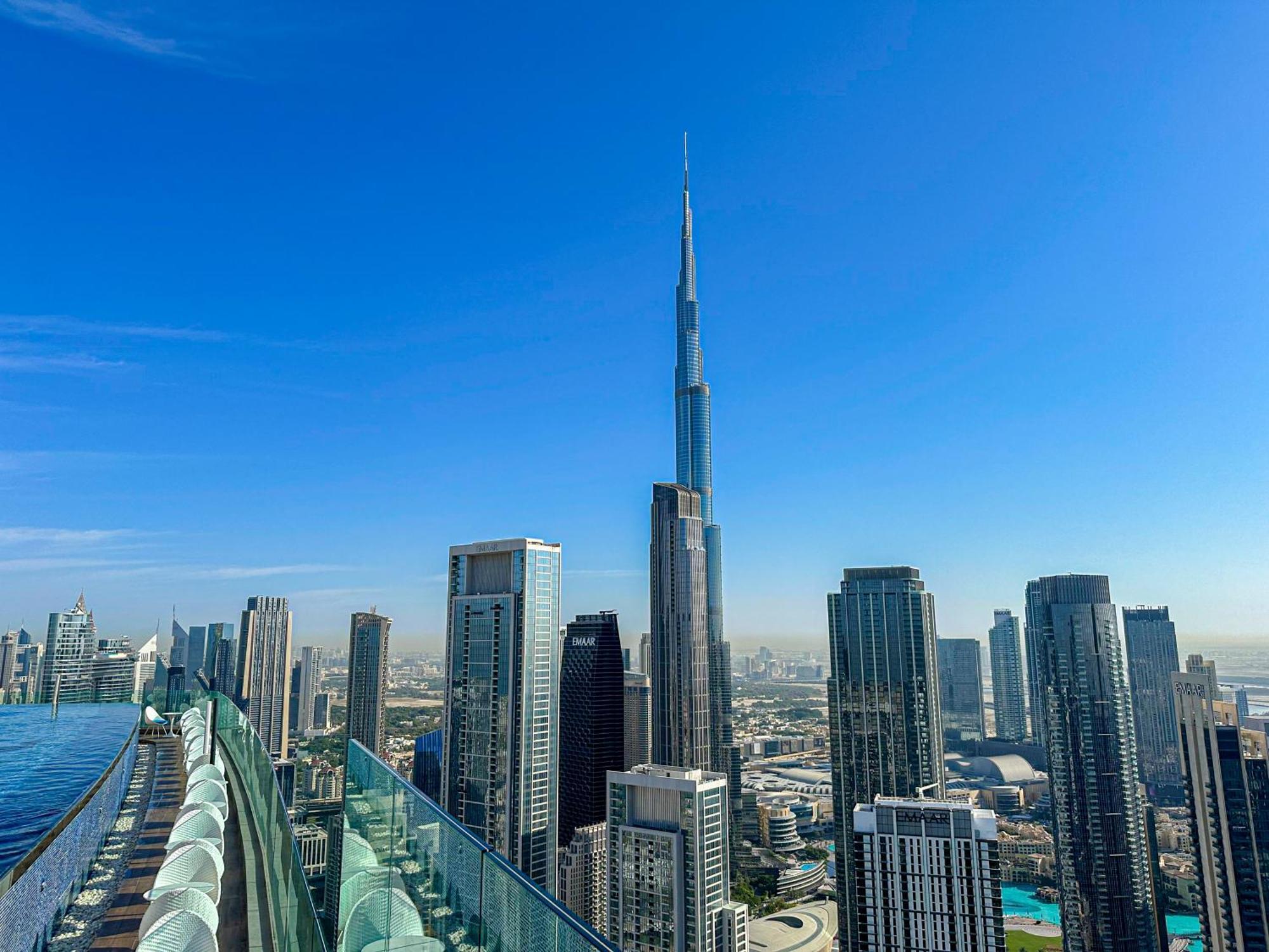 Best Burj Khalifa View Balcony Apartment With 64Th Floor Infinity Pool In Paramount Hotel Midtown ドバイ エクステリア 写真