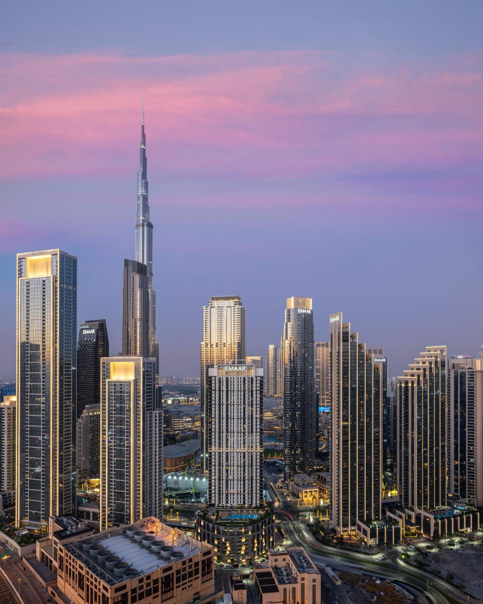 Best Burj Khalifa View Balcony Apartment With 64Th Floor Infinity Pool In Paramount Hotel Midtown ドバイ エクステリア 写真