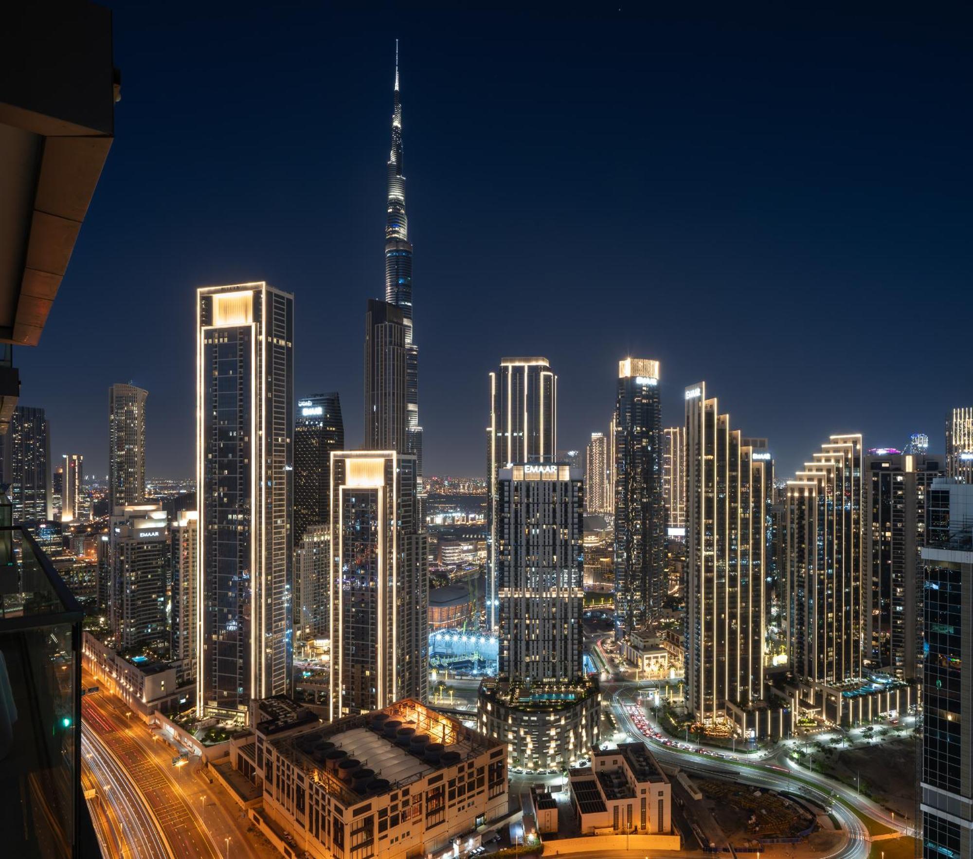 Best Burj Khalifa View Balcony Apartment With 64Th Floor Infinity Pool In Paramount Hotel Midtown ドバイ エクステリア 写真