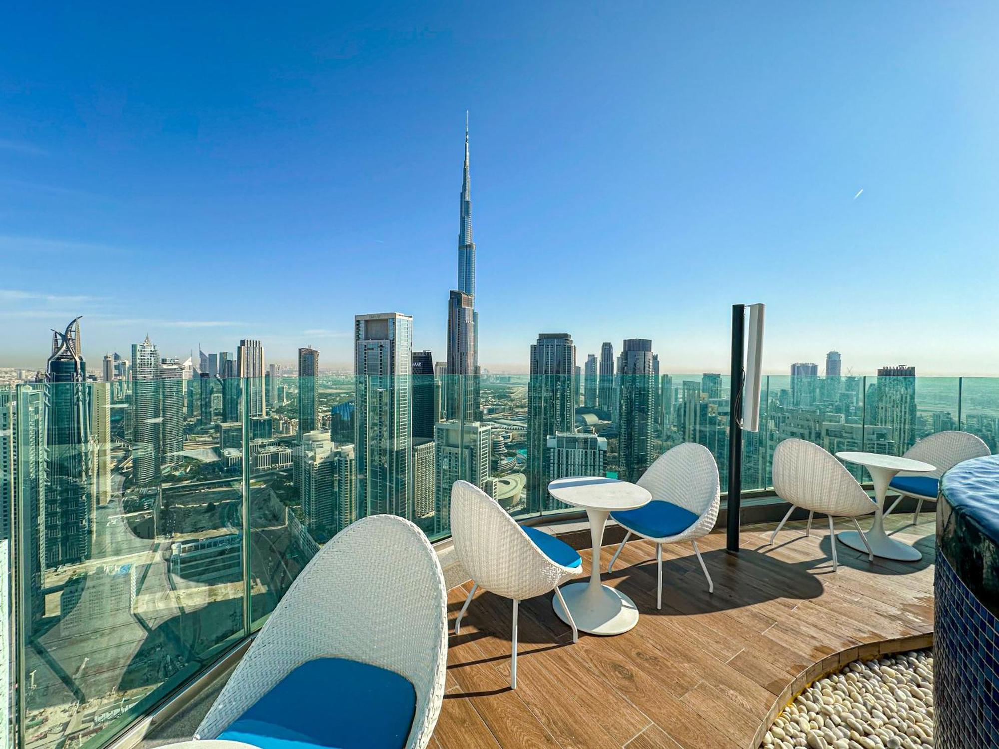 Best Burj Khalifa View Balcony Apartment With 64Th Floor Infinity Pool In Paramount Hotel Midtown ドバイ エクステリア 写真