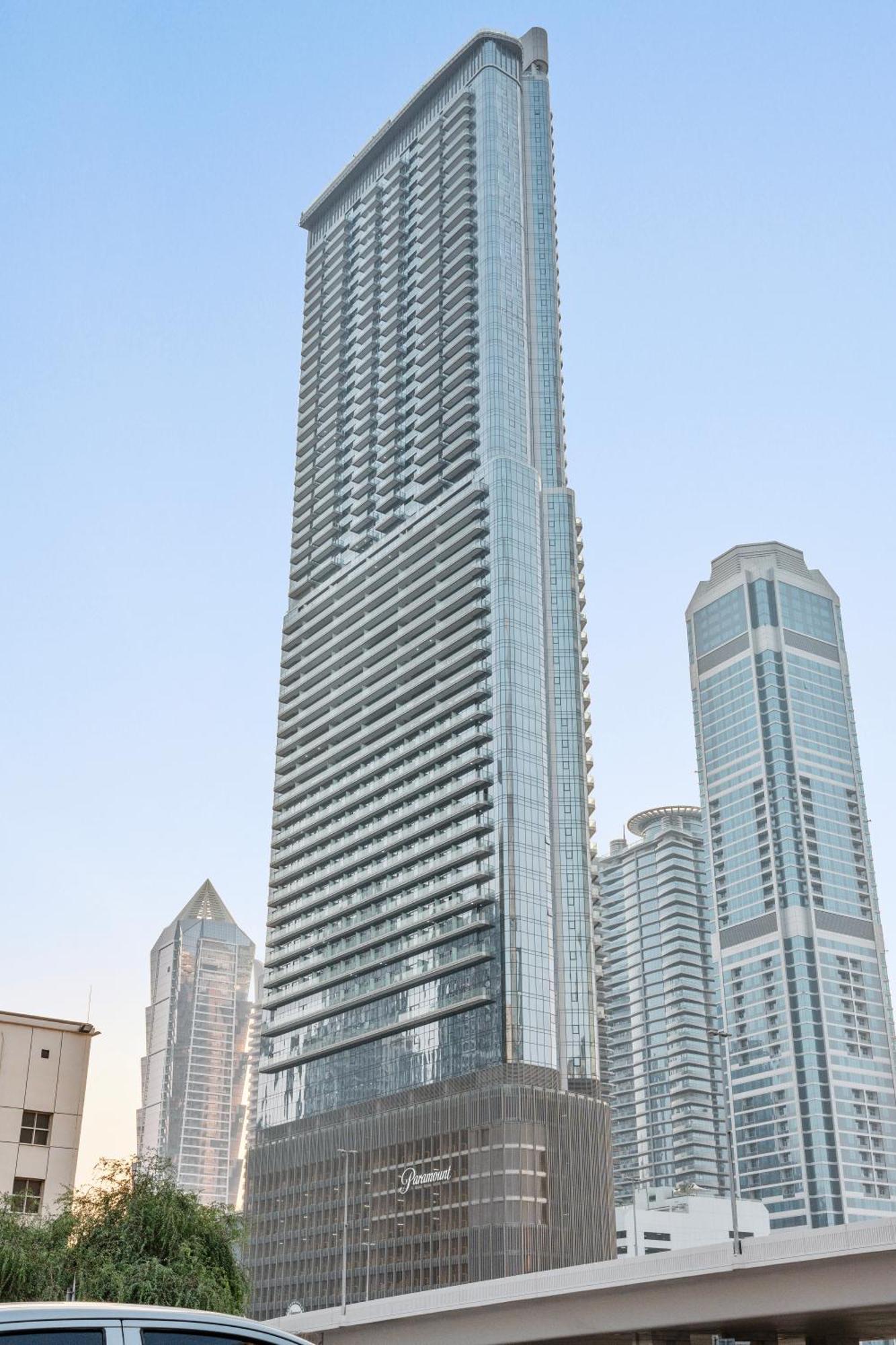 Best Burj Khalifa View Balcony Apartment With 64Th Floor Infinity Pool In Paramount Hotel Midtown ドバイ エクステリア 写真